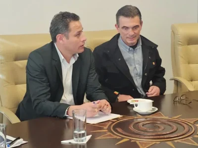 Rodrigo Paz y el vicepresidente de Bolivia retoman el diálogo tras meses de distanciamiento