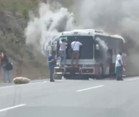 Autobús de Tenguerengue se incendia en Azua