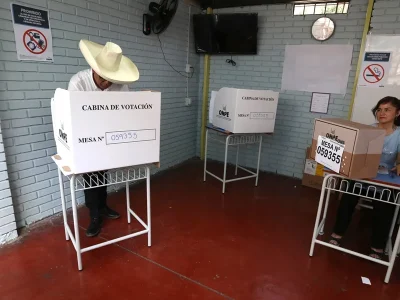 Se registran nuevamente problemas con el material electoral en algunas mesas de votación en Perú