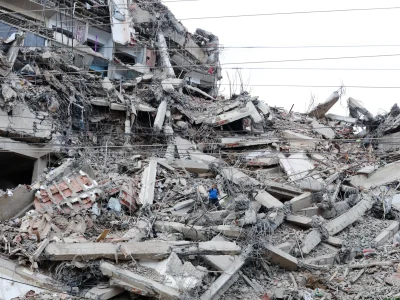 Reino Unido envía ayuda y equipo de rescate a Venezuela tras terremotos