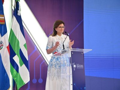 Vicepresidenta Raquel Peña anuncia decreto para regular el desarrollo y uso de la inteligencia artificial en el sector público