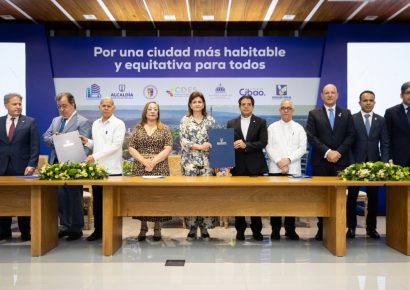 Vicepresidenta Raquel Peña encabeza firma del “Pacto por una Mejor Ciudad” para impulsar visión de futuro de Santiago