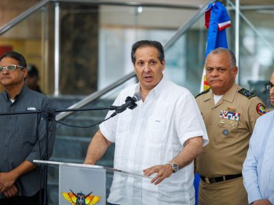 Ministerio de Salud gestiona retorno de médicos dominicanos desde Venezuela tras los recientes terremotos