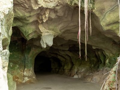 Abinader declara de utilidad pública terrenos del Monumento Natural Cuevas del Pomier para fortalecer su protección ambiental y cultural