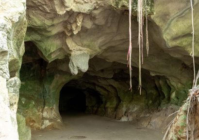 Abinader declara de utilidad pública terrenos del Monumento Natural Cuevas del Pomier para fortalecer su protección ambiental y cultural