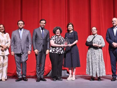 Vicepresidencia y Cultura reconocen a madres destacadas de Santiago en homenaje al “Himno a las madres”