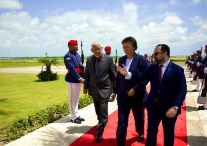 Presidente Abinader recibirá este lunes a la mandataria de Surinam en el Palacio Nacional