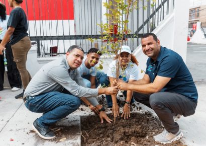 Alcaldía del DN celebra Día Mundial del Medio Ambiente con siembra de árboles y limpieza en playa Güibia
