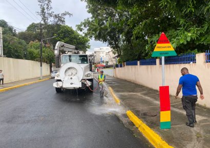 Alcaldía del DN refuerza operativos para mitigar efectos de vaguada y onda tropical