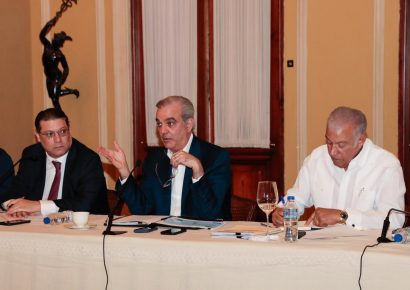 Abinader se reúne con sectores productivos para dar seguimiento a la mesa de precios