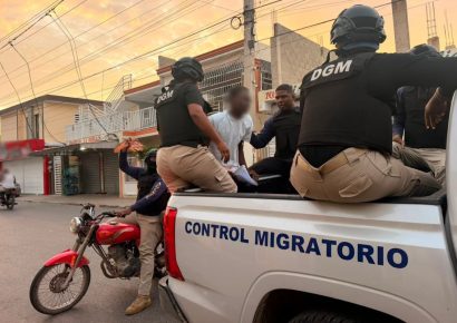 DGM y cuerpos de seguridad detienen 1,063 extranjeros indocumentados el lunes; Migración deporta 990 hacia Haití