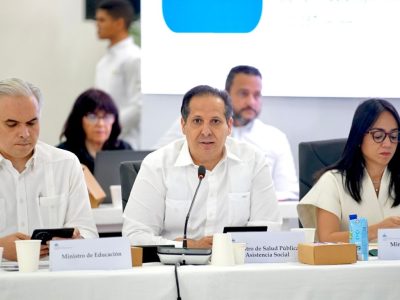 Ministro de Salud resalta avances que posicionan a Santiago como referente nacional en salud pública