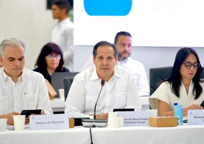 Ministro de Salud resalta avances que posicionan a Santiago como referente nacional en salud pública