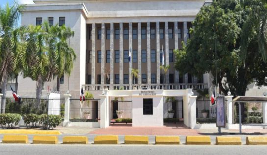 Minerd remite a Hacienda y Economía expedientes de reclamaciones por obras ejecutadas bajo la Ley 16-26