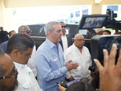Presidente Abinader reafirma posición del Gobierno de mantener la cesantía y llama al consenso en la reforma laboral