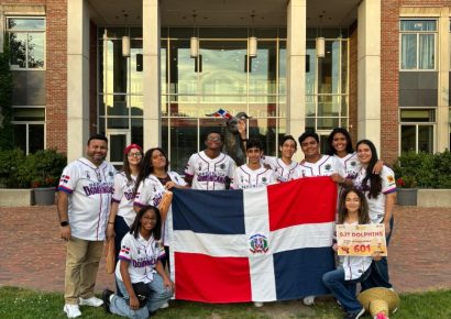 S.J.T. Dolphins ganan premio internacional de robótica en Massachusetts