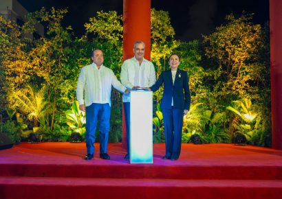 Abinader y Carolina Mejía inauguran el Paseo 30 de Mayo en Santo Domingo