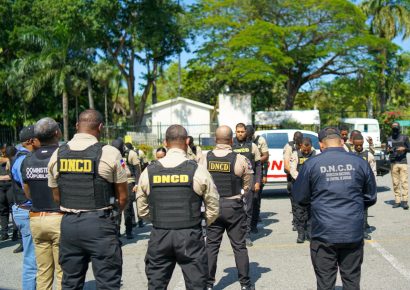 DNCD detiene a 42 personas y ocupa más de 17,800 gramos de drogas en operativo en Santo Domingo Este
