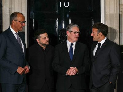 Zelenski se reúne con líderes europeos en Reino Unido tras ataque a instalación nuclear en Ucrania