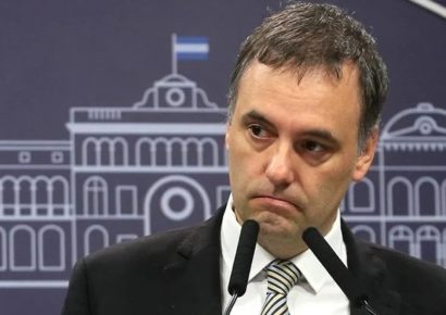 Jefe de Gabinete de Milei, Manuel Adorni renuncia tras meses de escándalos de corrupción en Argentina