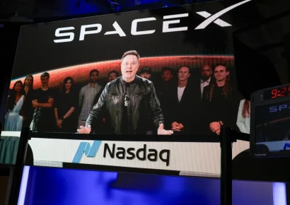 SpaceX debutó en bolsa con alza histórica y convirtió a Elon Musk en el primer billonario del mundo