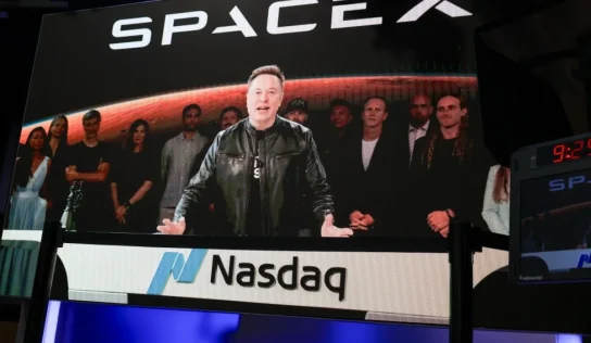 SpaceX debutó en bolsa con alza histórica y convirtió a Elon Musk en el primer billonario del mundo