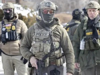 EE. UU. imputa a 15 por conspirar contra agentes migratorios