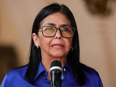 Delcy Rodríguez decreta despliegue militar en La Guaira tras fuertes sismos en Venezuela