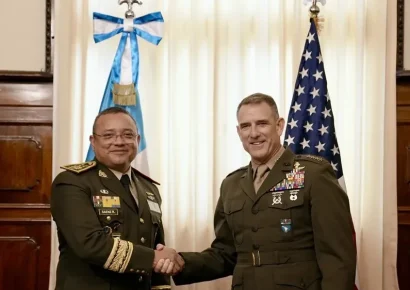 Jefe del Comando Sur de EE.UU. visita Guatemala tras polémica por supuestos ataques aéreos