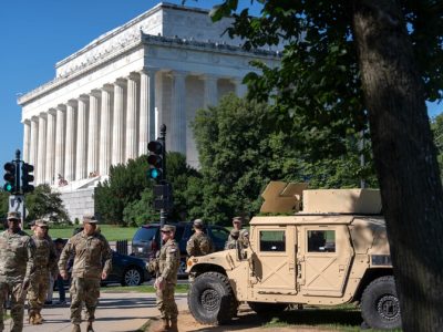 Washington pagará $50,000 por arresto ilegal durante protesta con música de Star Wars
