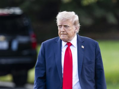 Trump advierte de ataques “con gran dureza” contra Irán esta noche y afirma que podría tomar el país “mañana mismo”