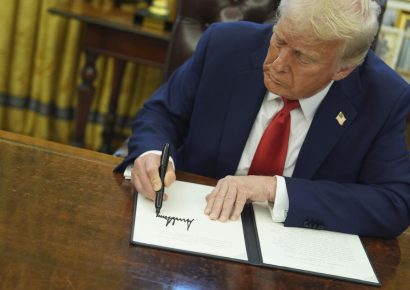 Trump firmó órdenes ejecutivas para impulsar computación cuántica y reforzar ciberseguridad