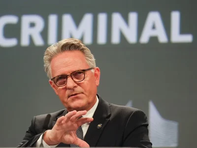 El 85 % de las principales redes criminales de la UE utilizan empresas legales para ocultar sus operaciones, alerta Europol