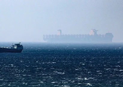 Trump afirma que barcos petroleros comienzan a salir del estrecho de Ormuz tras anuncio de acuerdo con Irán