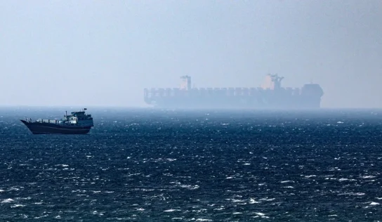Trump afirma que barcos petroleros comienzan a salir del estrecho de Ormuz tras anuncio de acuerdo con Irán
