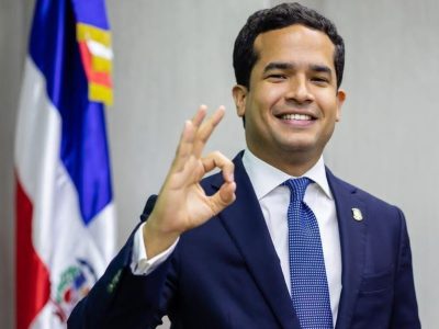 Omar Fernández exige indexación plena del ISR hasta RD$52,000 mensuales