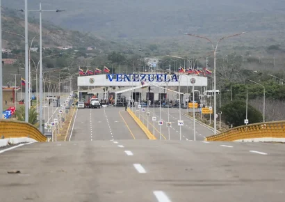 Gobierno venezolano exhorta a no viajar a la frontera con Colombia tras cierre por elecciones