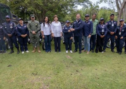 Medio Ambiente aumentó salario y equipó a guardaparques con nuevos recursos