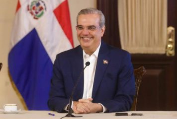 Presidente Abinader felicita a Abelardo de la Espriella por su virtual victoria electoral en Colombia