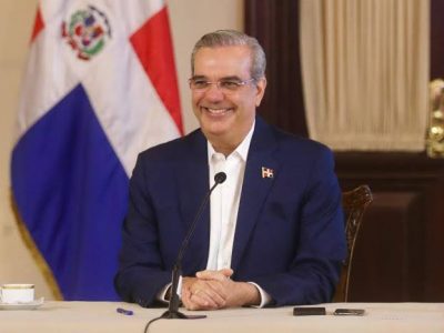 Presidente Abinader felicita a Abelardo de la Espriella por su virtual victoria electoral en Colombia