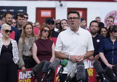 Andy Burnham anuncia su candidatura para liderar el Partido Laborista tras la salida de Keir Starmer
