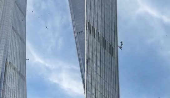 Un muerto y 13 heridos tras el choque de una avioneta contra un edificio en Pekín
