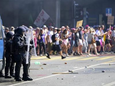 Miles protestan contra el G7 en Ginebra; enfrentamientos con la policía