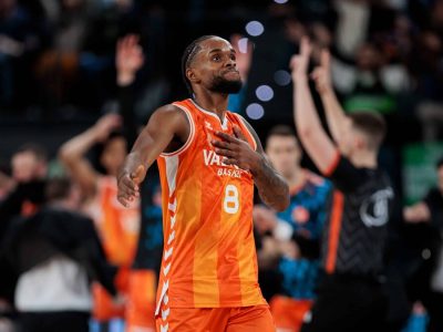 Jean Montero acercó al Valencia Basket al título tras vencer al Barça en el Palau