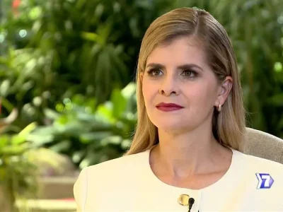 Evacúan a la presidenta de Costa Rica tras escucharse una detonación durante recorrido oficial