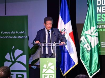 Leonel Fernández juramentó nuevos miembros de la Fuerza del Pueblo en Madrid