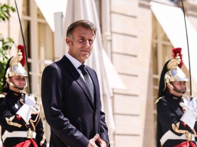 Francia fija elecciones presidenciales para abril de 2027