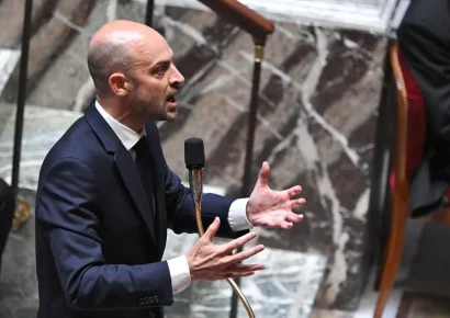 Francia conmocionada por la muerte de una niña de 11 años: ministro de Exteriores admite «vergüenza» por fallos del Estado