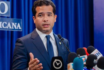 Omar Fernández cuestionó endeudamiento del Gobierno y su “licencia moral” para exigir sacrificios
