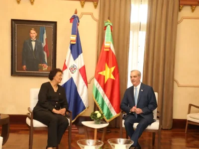 Abinader y presidenta de Surinam piden más apoyo internacional para Haití